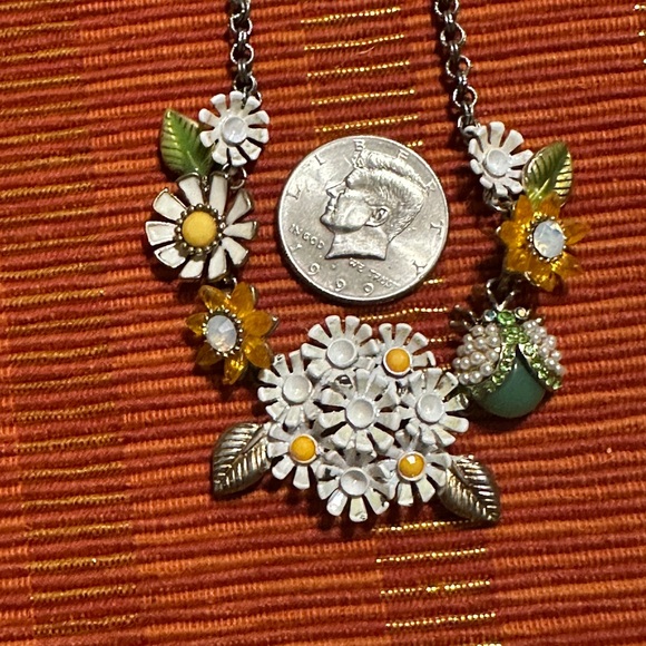 BETSEY JOHNSON NECKLACE - Picture 3 of 5